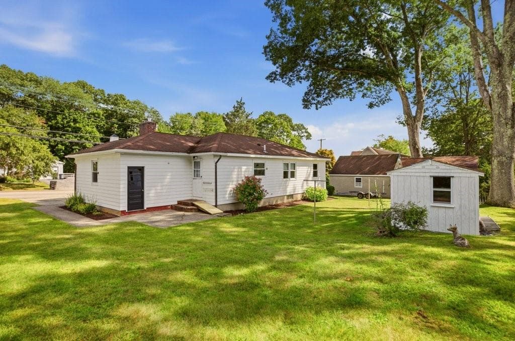 Single Family Residence at 205 Lincoln Avenue, Barrington, photo 36 of 42
