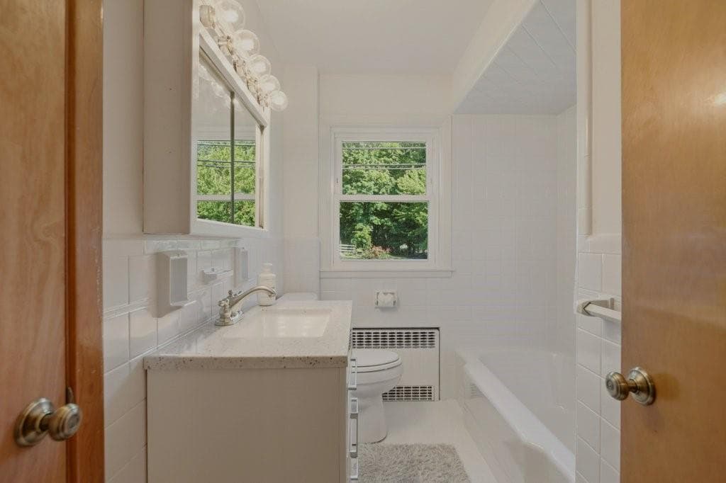 Single Family Residence at 205 Lincoln Avenue, Barrington, photo 20 of 42