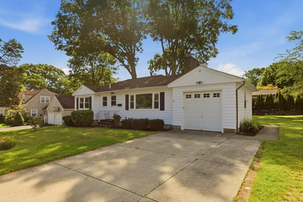 Single Family Residence at 205 Lincoln Avenue, Barrington, photo 31 of 42