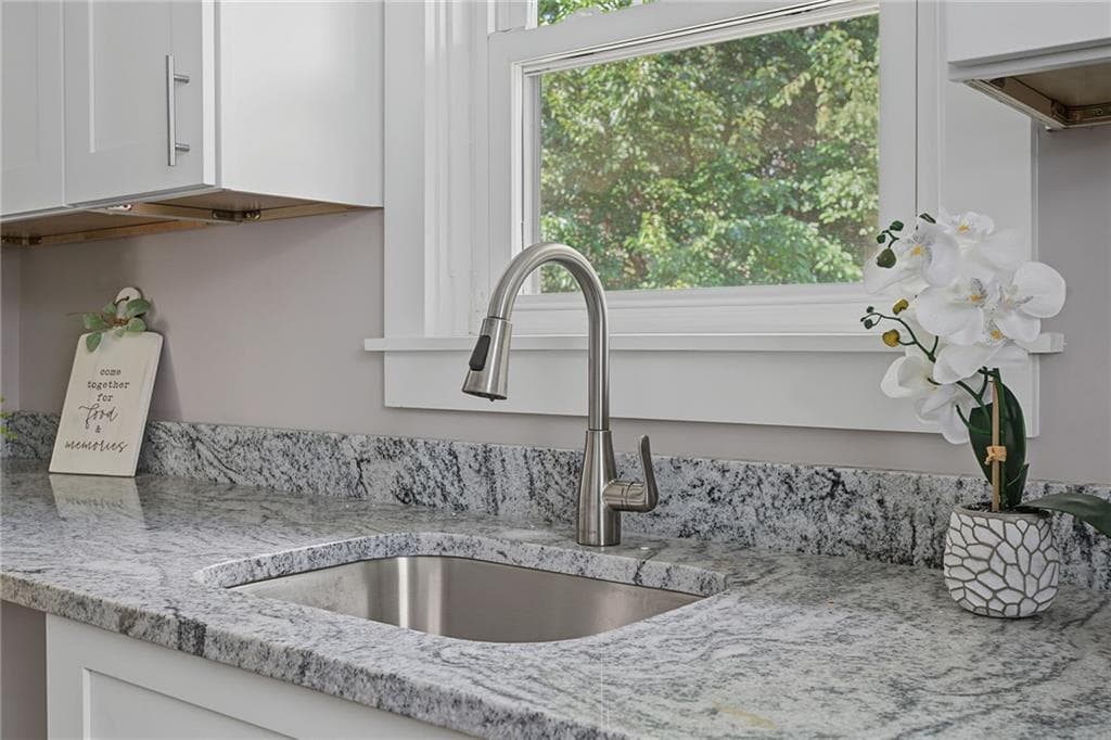 62 Dunbar Avenue photo 5