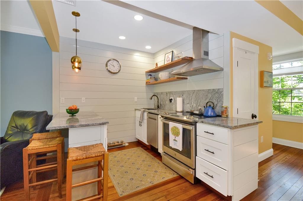 Condominium at 7 Bay View Avenue UNIT B, Bristol, photo 2 of 30