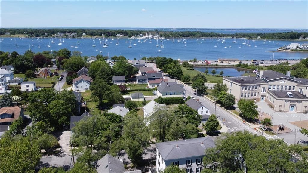 7 Bay View Avenue UNIT B