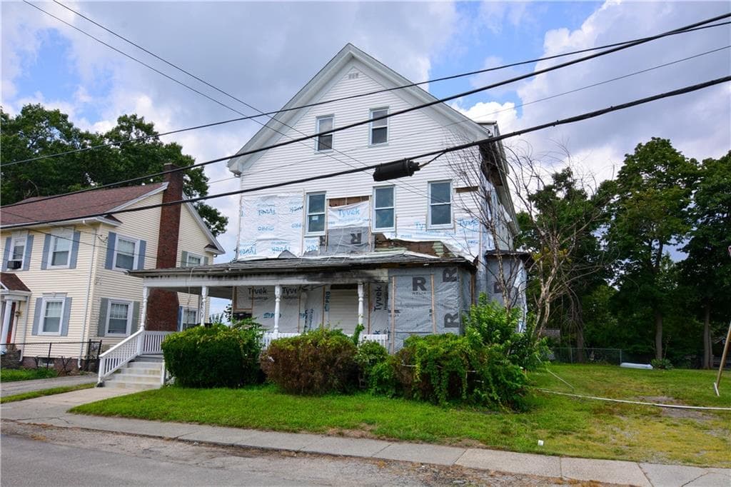 339 Pawtuxet Avenue photo 2