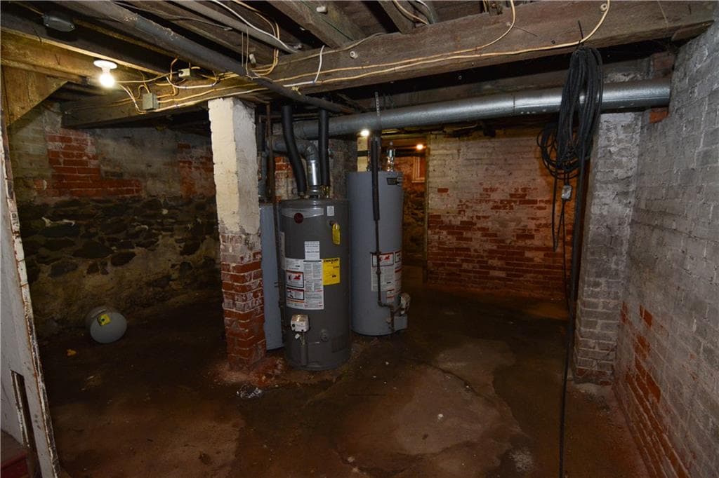 339 Pawtuxet Avenue photo 34