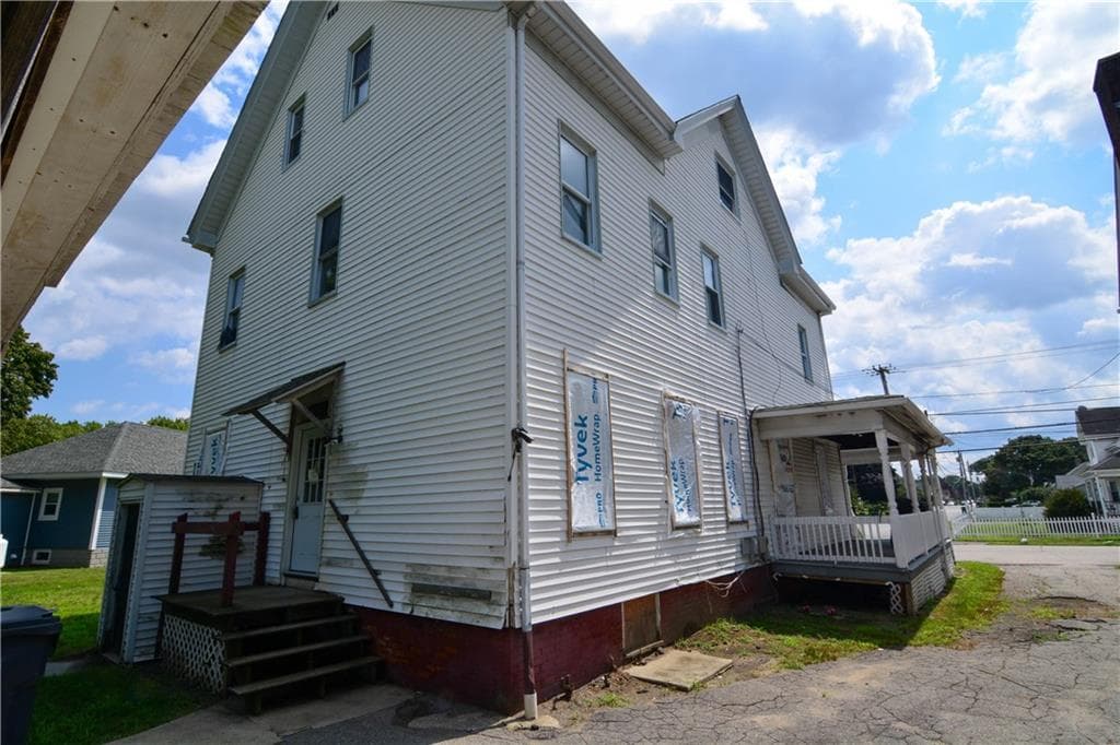 339 Pawtuxet Avenue photo 8