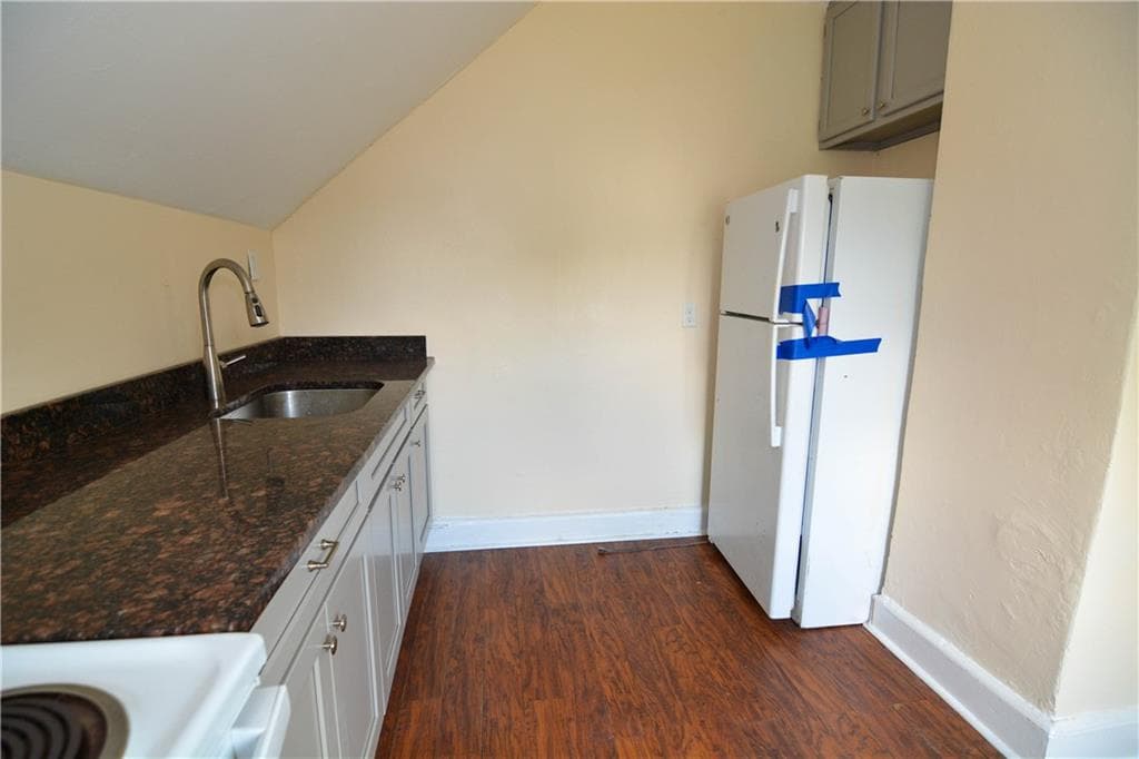 339 Pawtuxet Avenue photo 25