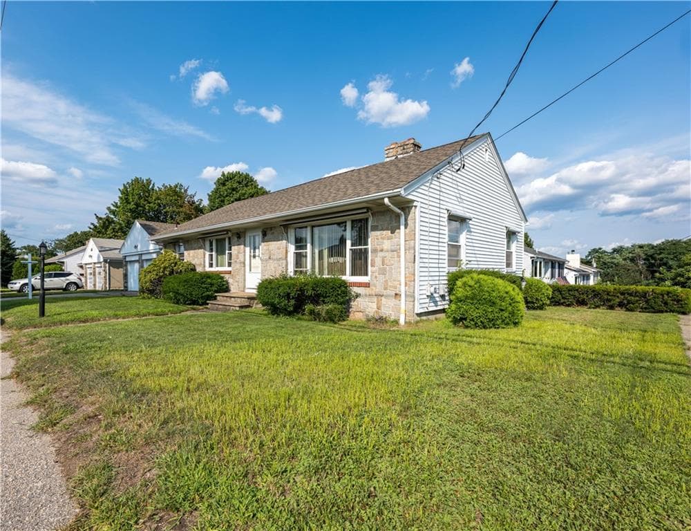 200 Budlong Road photo 2