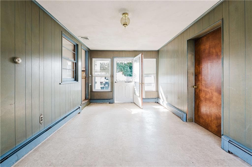 200 Budlong Road photo 24