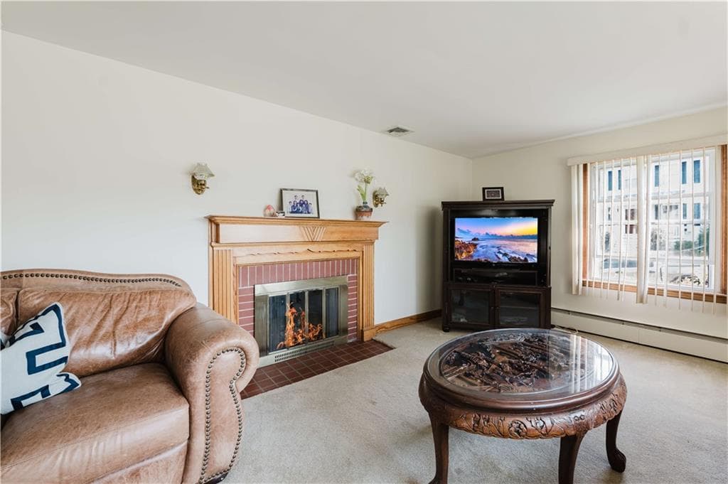 200 Budlong Road photo 19