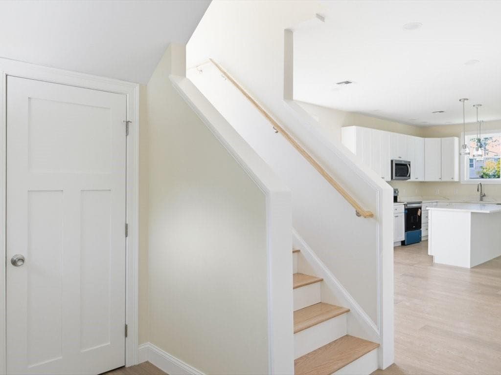 51 Dunbar Avenue photo 9