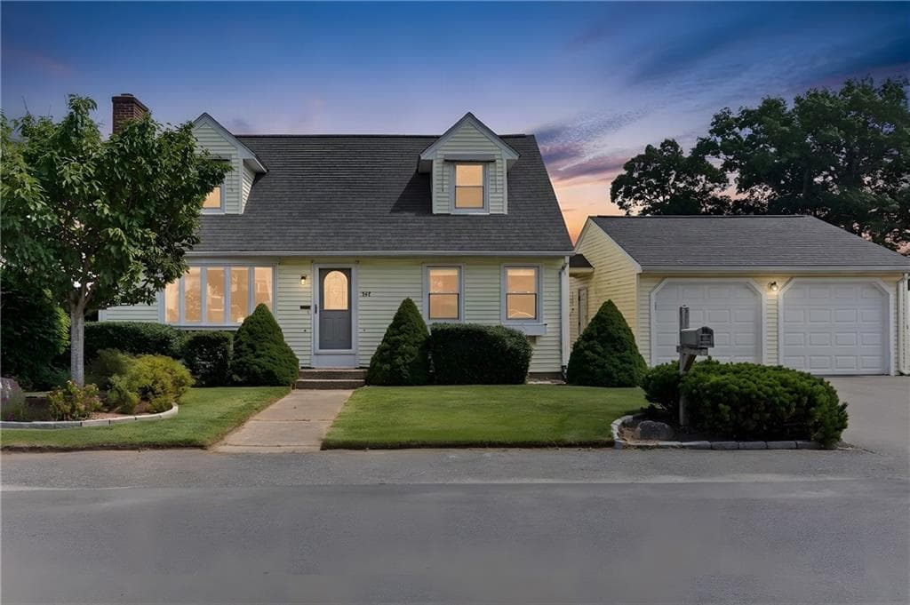 327 England Street photo 2