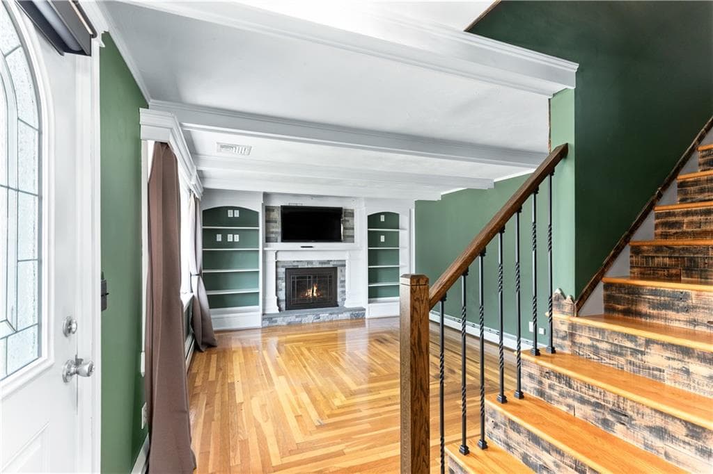 327 England Street photo 12