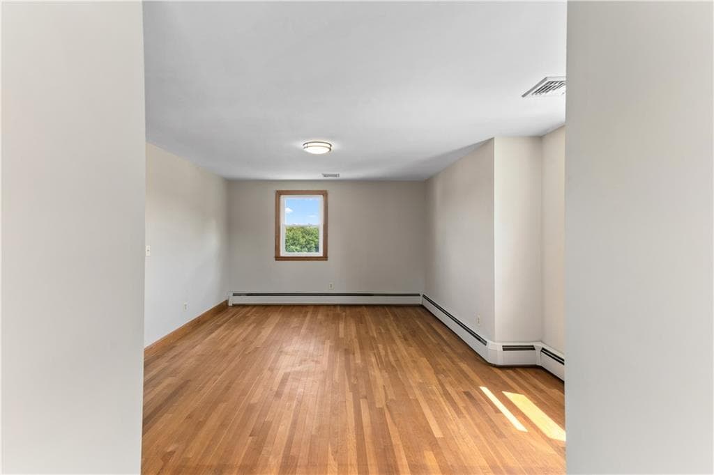 327 England Street photo 20