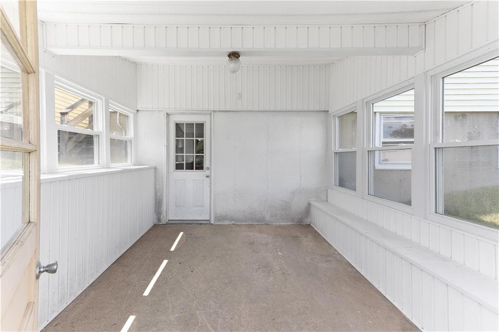 327 England Street photo 24