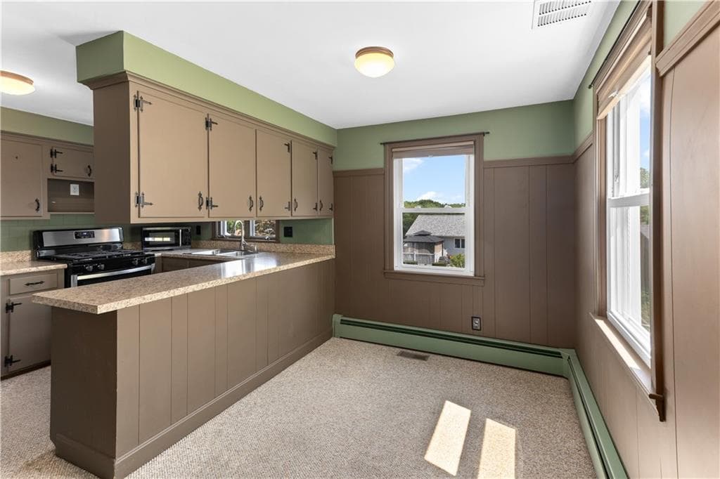 327 England Street photo 4