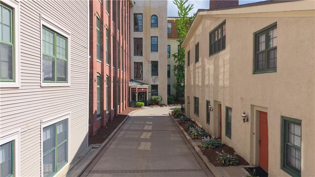 15 Higgins Street UNIT 105 photo 3