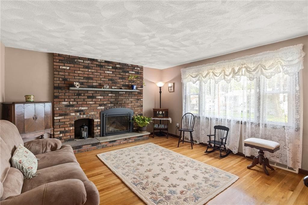 67 Winston Avenue photo 6