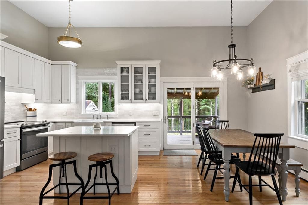 Single Family Residence at 41 Timber Ridge Road, Charlestown, photo 7 of 45