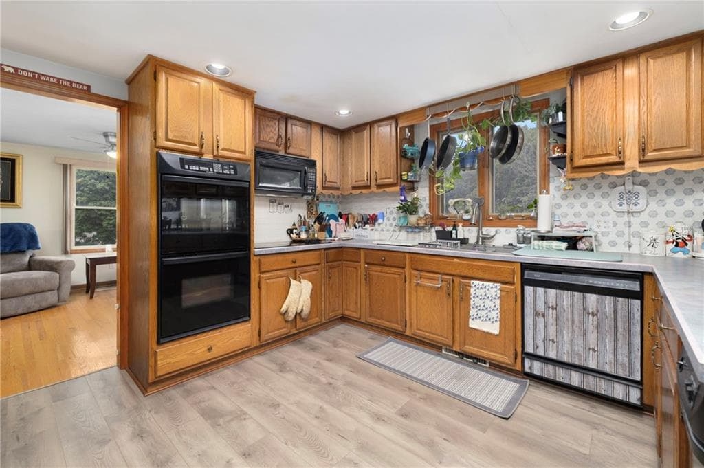 Single Family Residence at 111 Olney Arnold Road, Cranston, photo 13 of 49