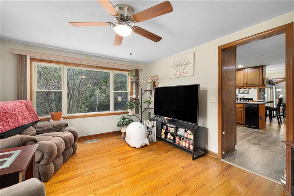 Single Family Residence at 111 Olney Arnold Road, Cranston, photo 17 of 49