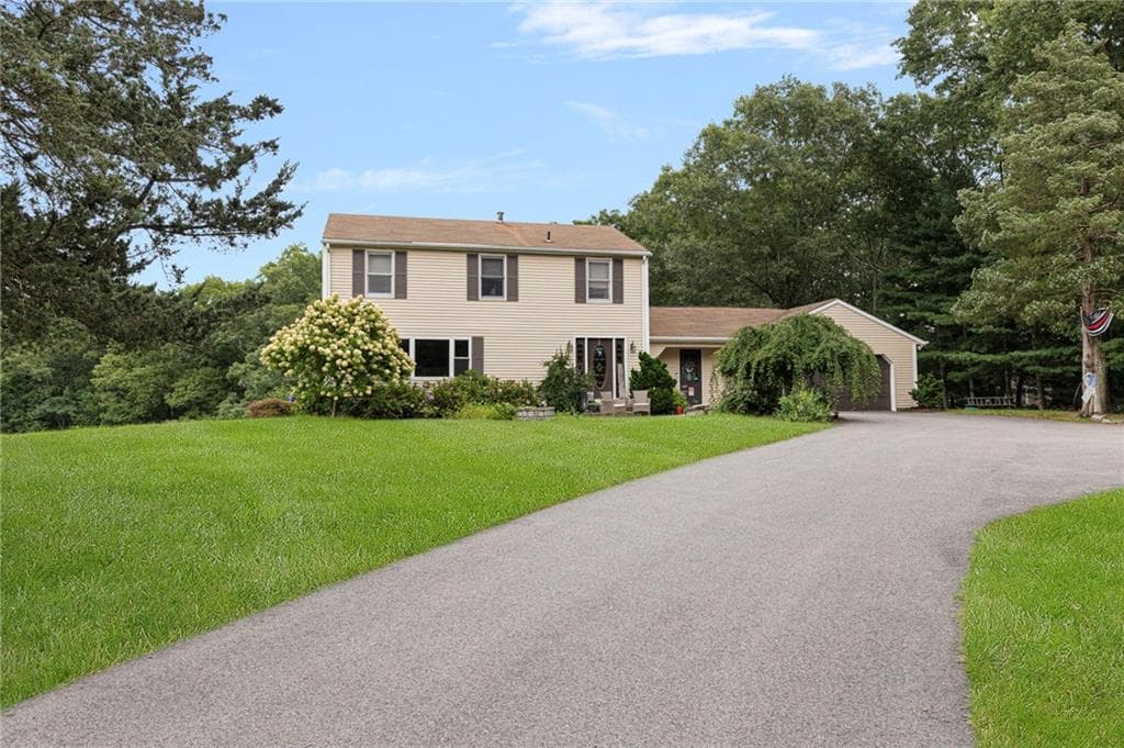 Single Family Residence at 111 Olney Arnold Road, Cranston, photo 5 of 49