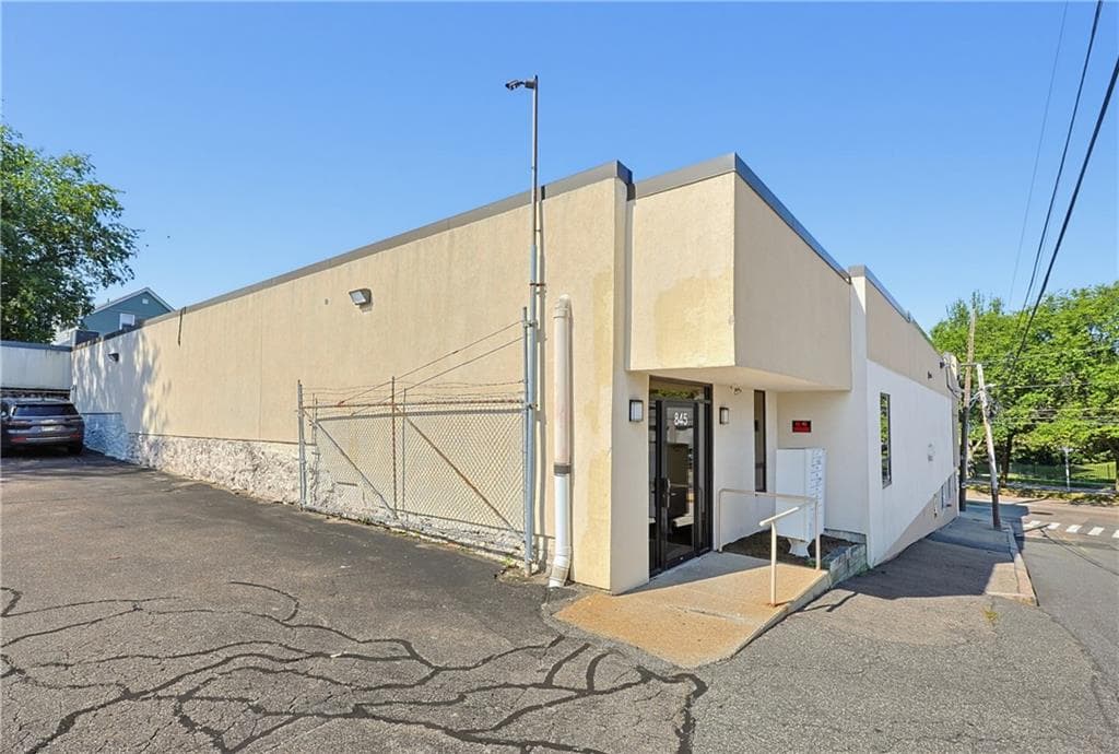 845 851 North Main Street UNIT L-1B photo 42