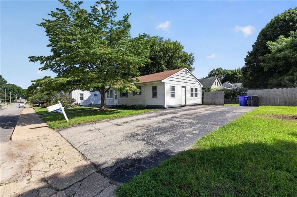 139 Andrews Avenue photo 3