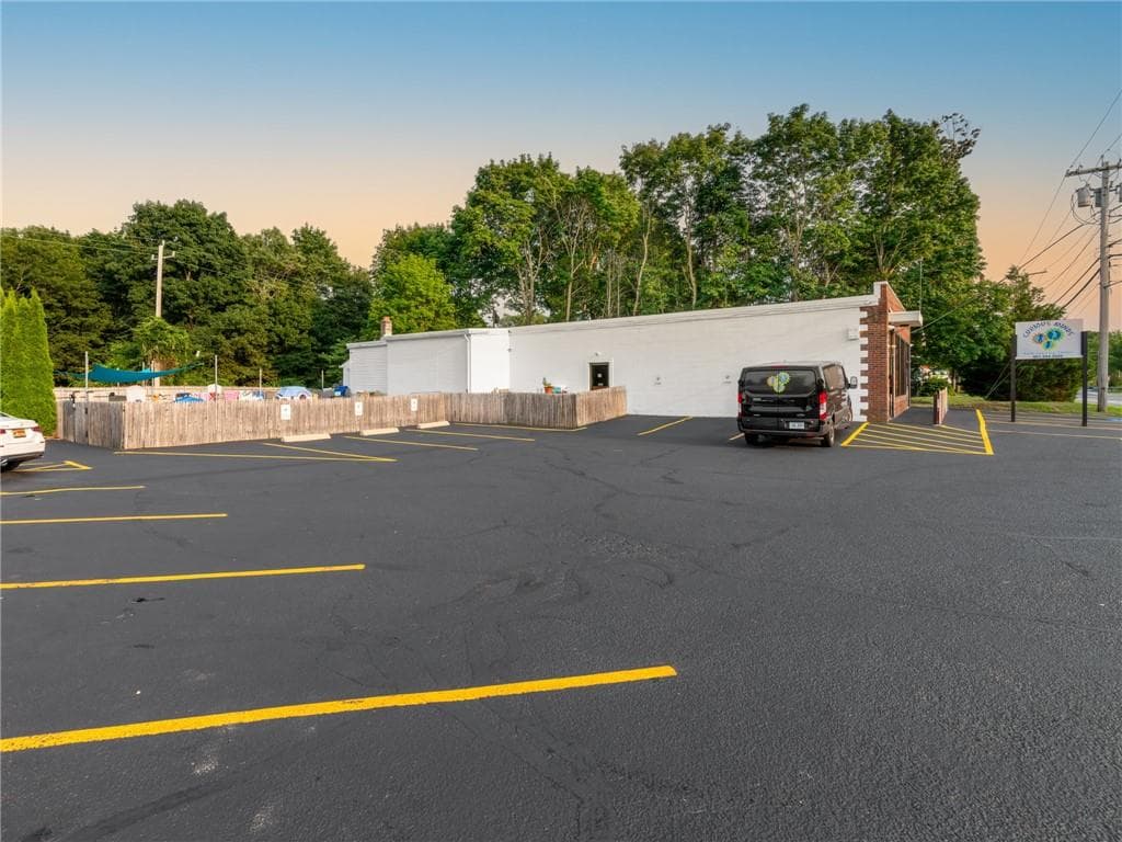 684 690 Boston Neck Road photo 6