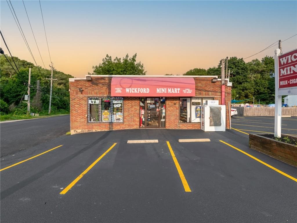 684 690 Boston Neck Road