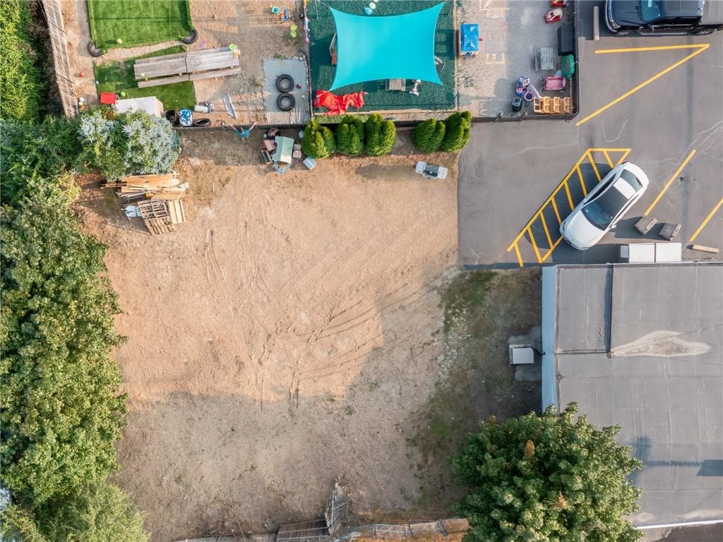 684 690 Boston Neck Road photo 14