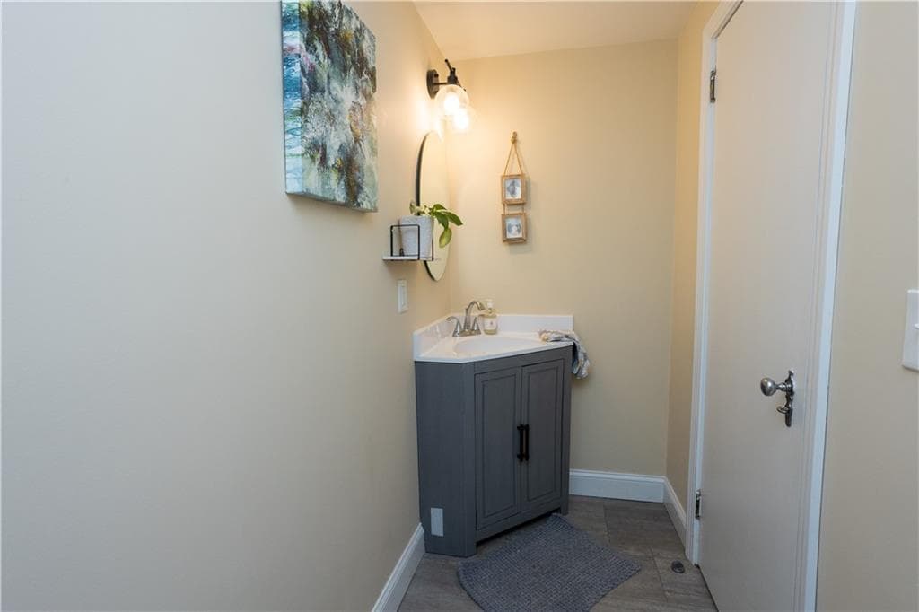 836 Main Road photo 14