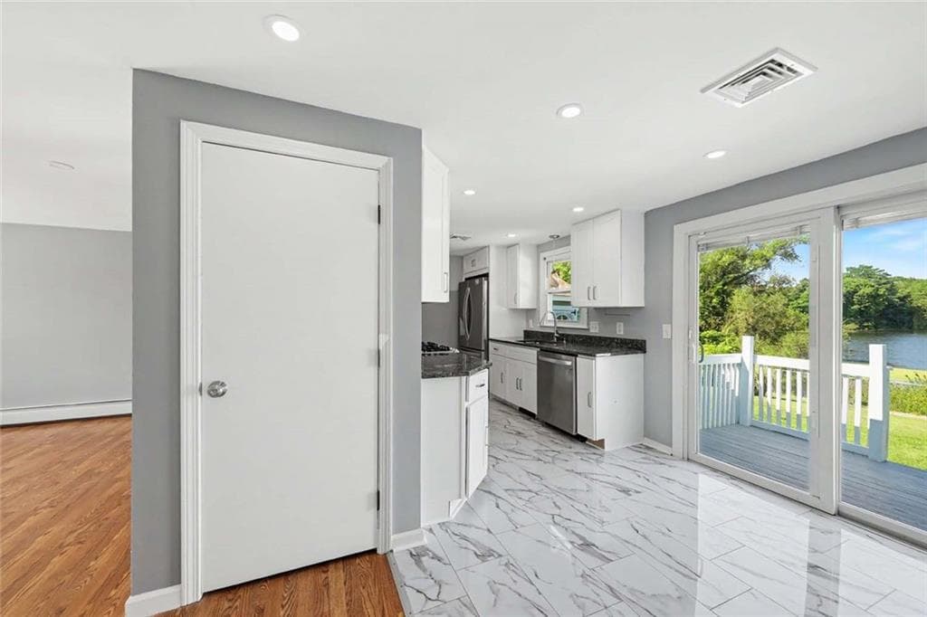 42 Roger Williams Avenue photo 14