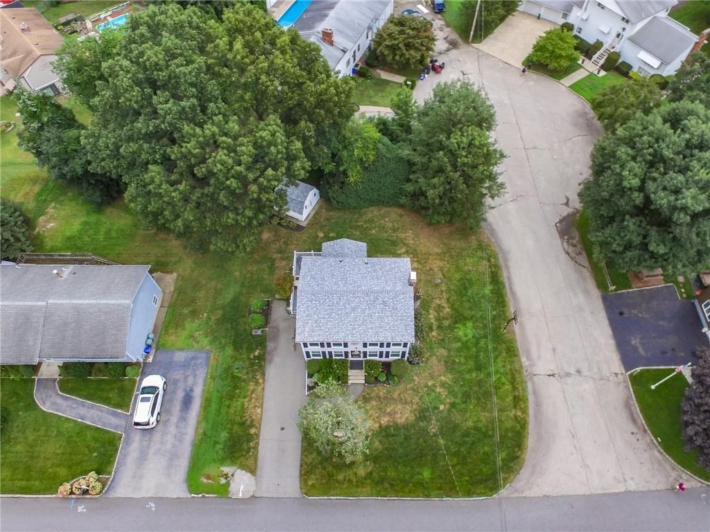 18 Woodcrest Drive photo 37