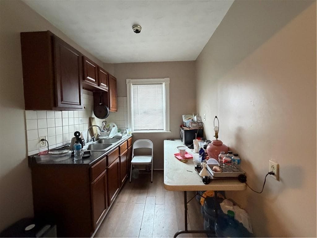 868 Main Street photo 12