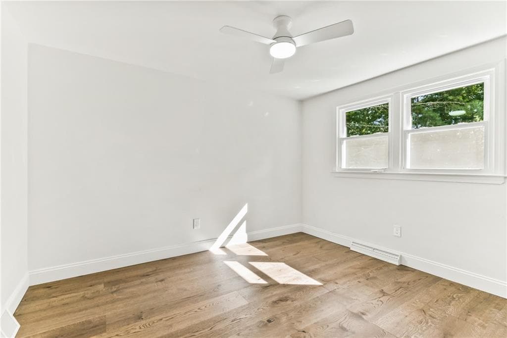 Single Family Residence at 58 Sand Turn Road, South Kingstown, photo 16 of 41