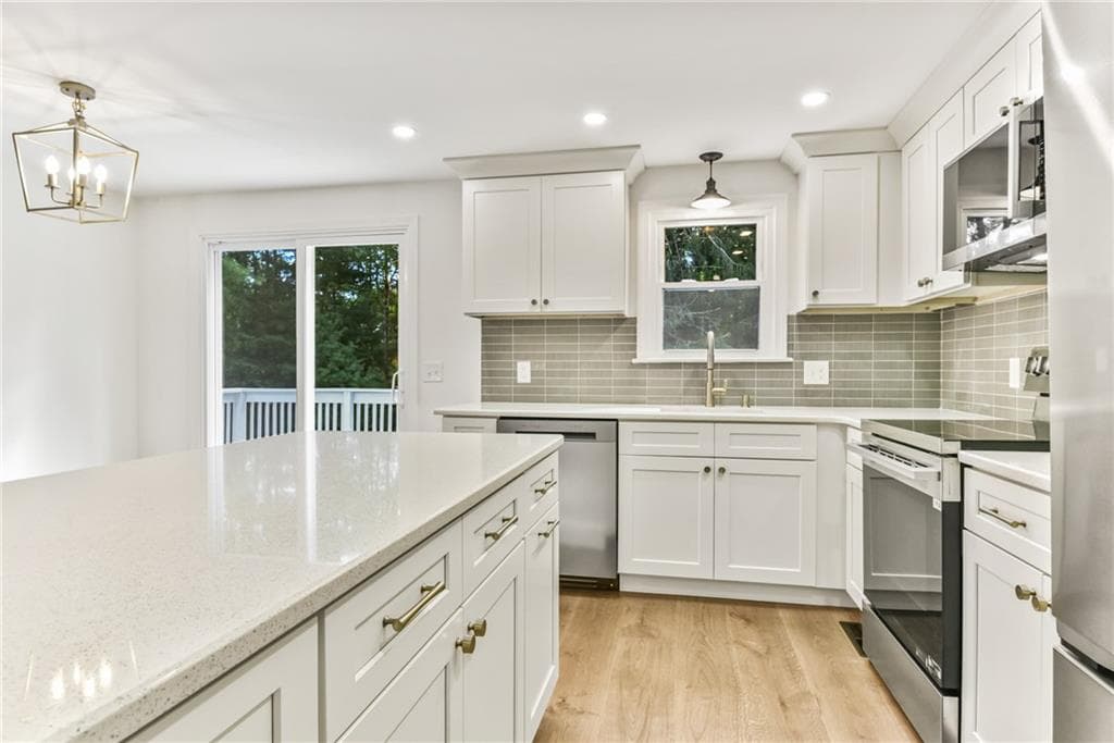 Single Family Residence at 58 Sand Turn Road, South Kingstown, photo 9 of 41