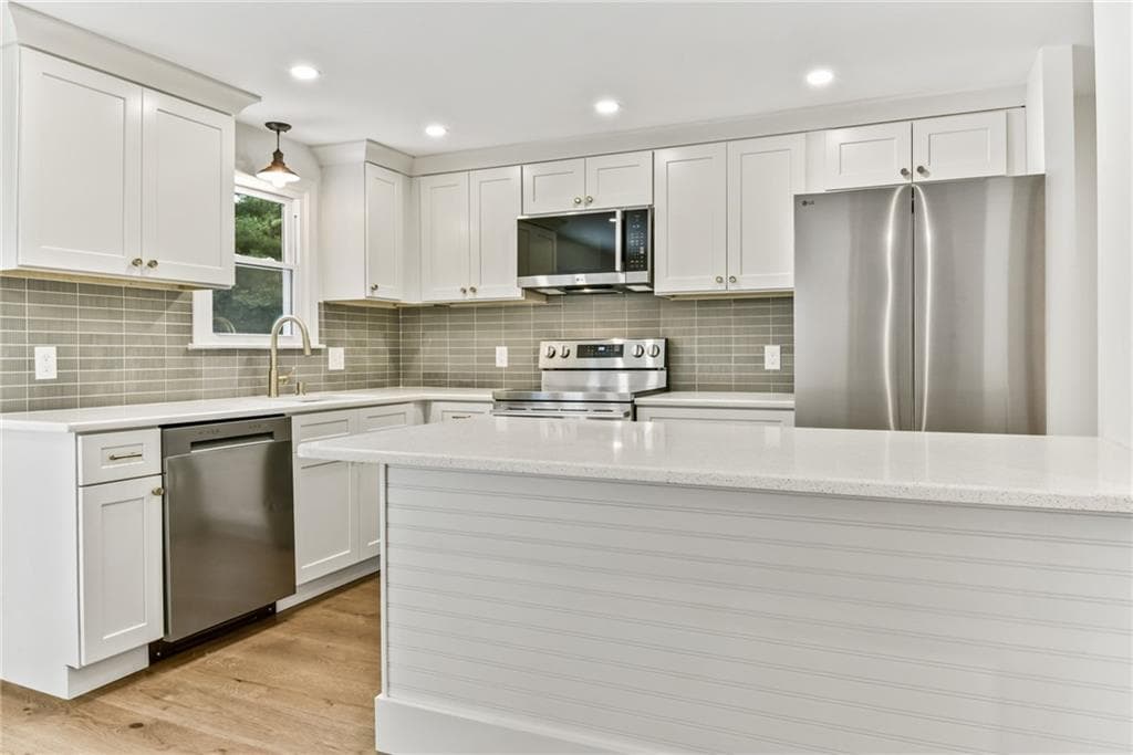 Single Family Residence at 58 Sand Turn Road, South Kingstown, photo 8 of 41