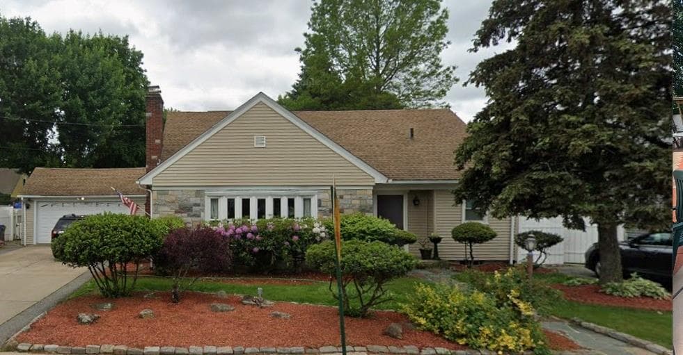 82 Killingly Street