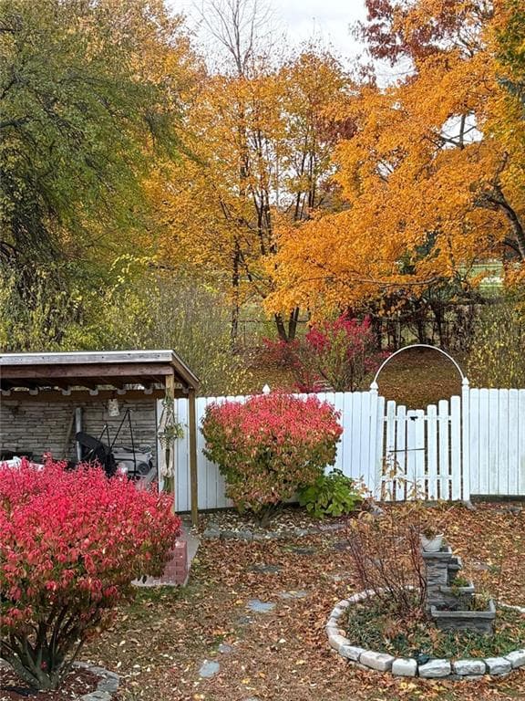 82 Killingly Street photo 24