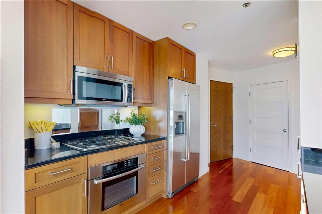 100 Exchange Street UNIT 1006 photo 13