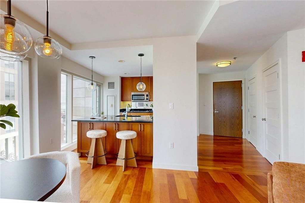 100 Exchange Street UNIT 1006 photo 9