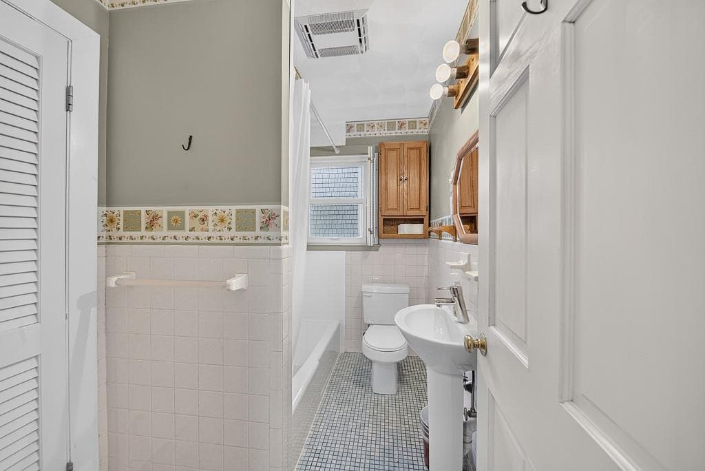 149 Columbia Avenue photo 17