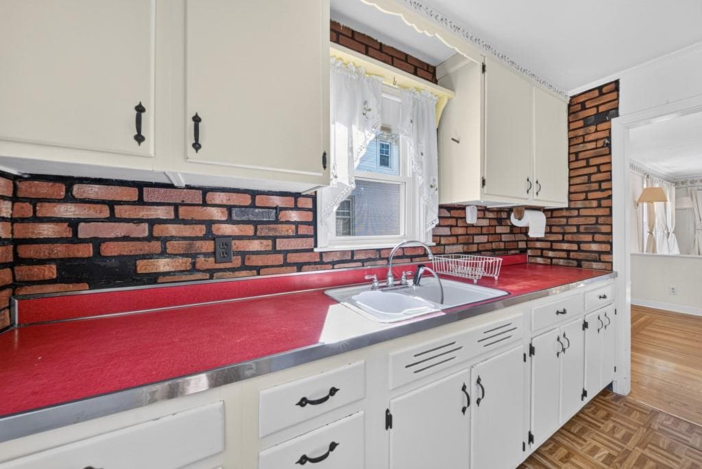 149 Columbia Avenue photo 11
