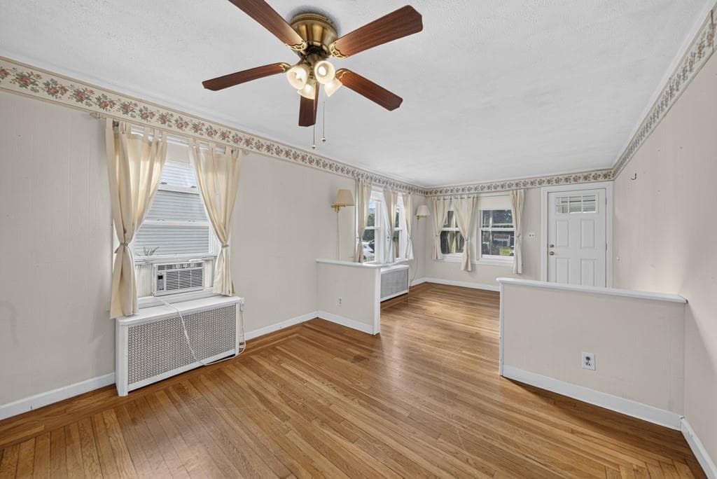 149 Columbia Avenue photo 8