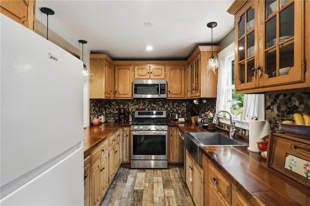 Single Family Residence at 71 Mount Hygeia Road, Foster, photo 3 of 43