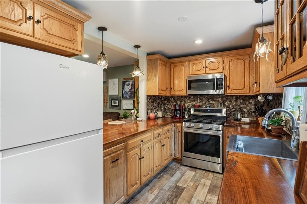 Single Family Residence at 71 Mount Hygeia Road, Foster, photo 18 of 43