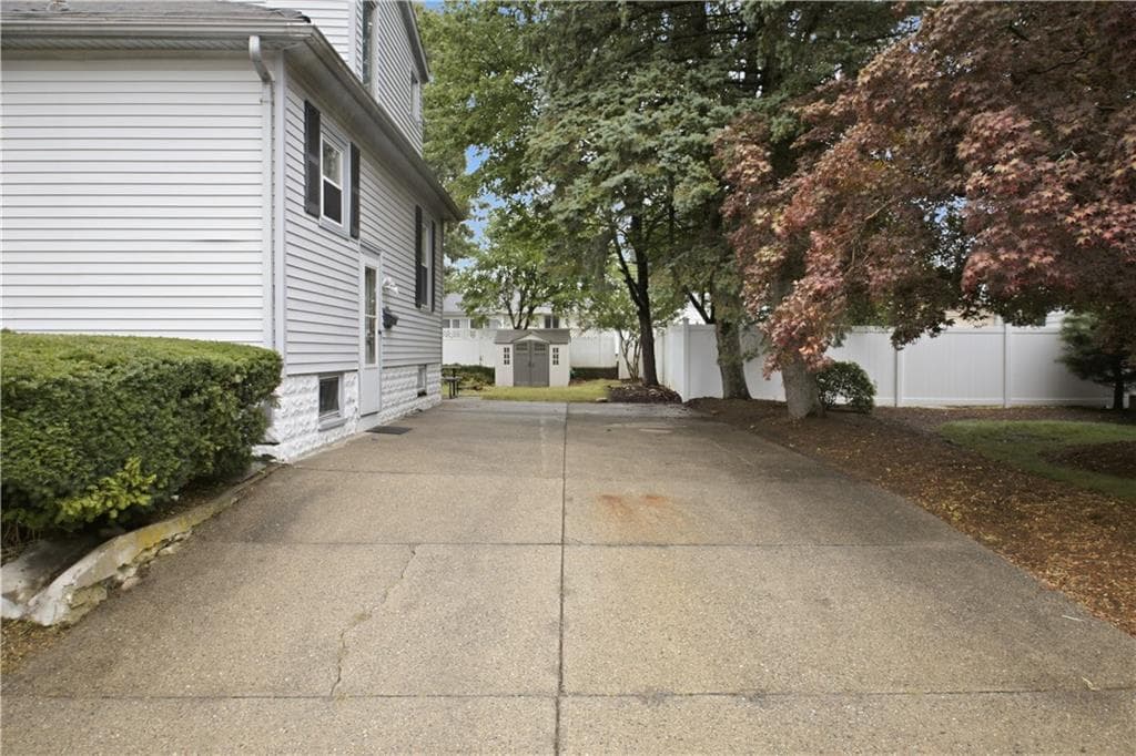 445 Smithfield Road photo 6