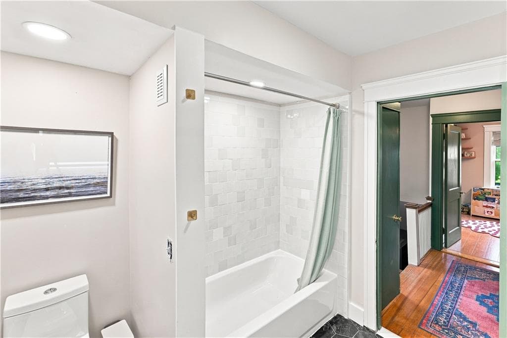 84 Waterman Avenue photo 23