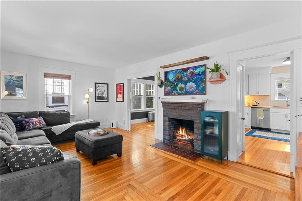 84 Waterman Avenue photo 7