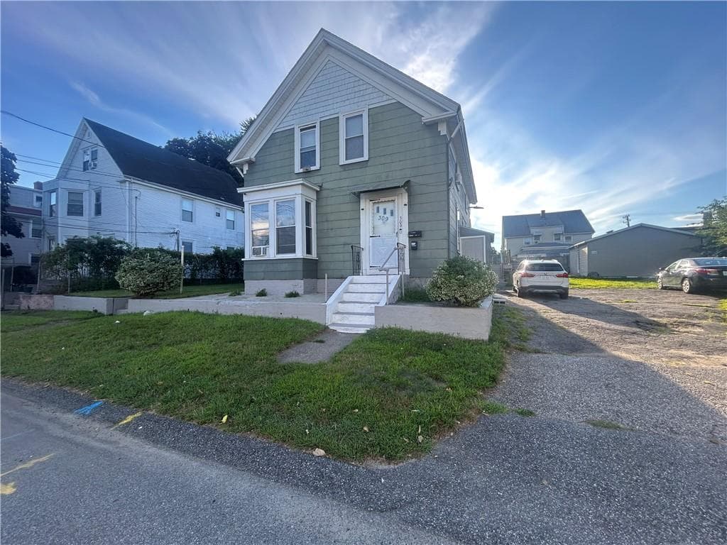 309 Station Street